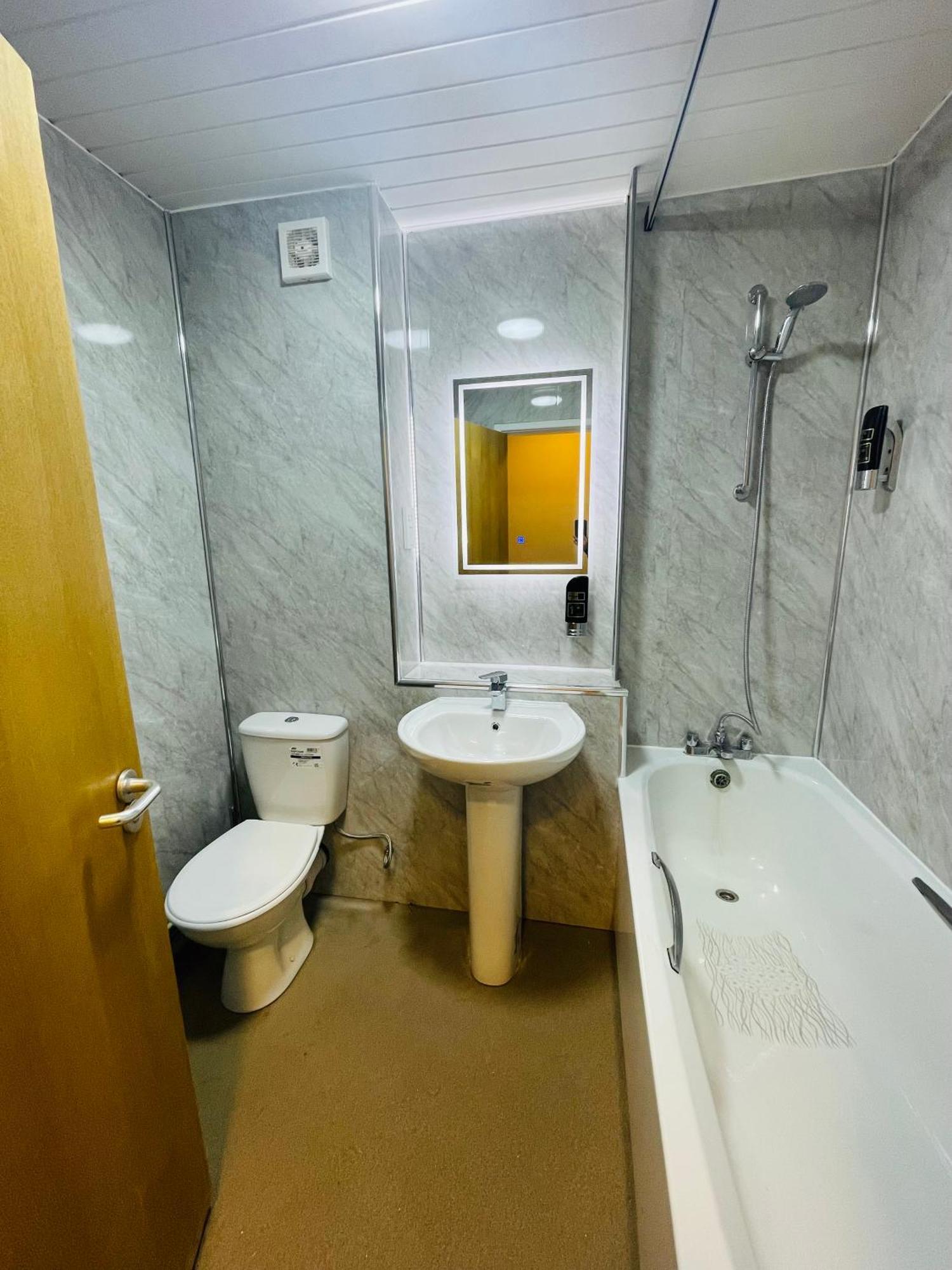 Hylands Hotel Coventry Bagian luar foto