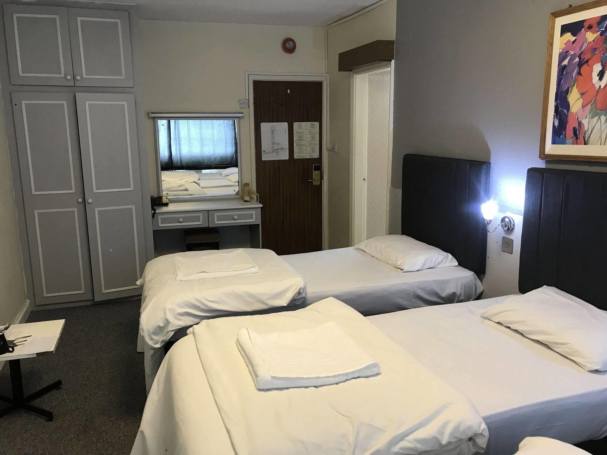 Hylands Hotel Coventry Bagian luar foto
