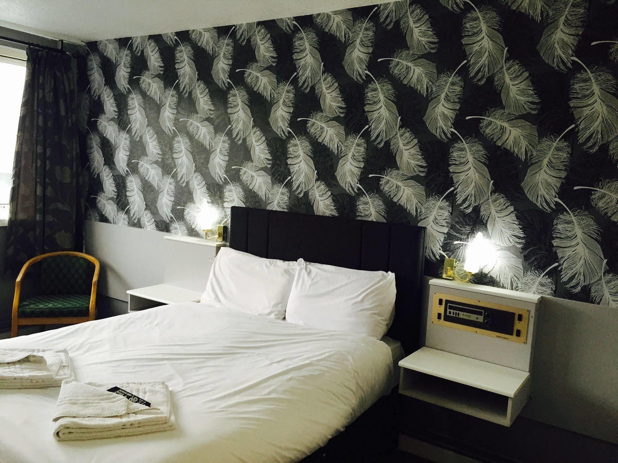 Hylands Hotel Coventry Bagian luar foto